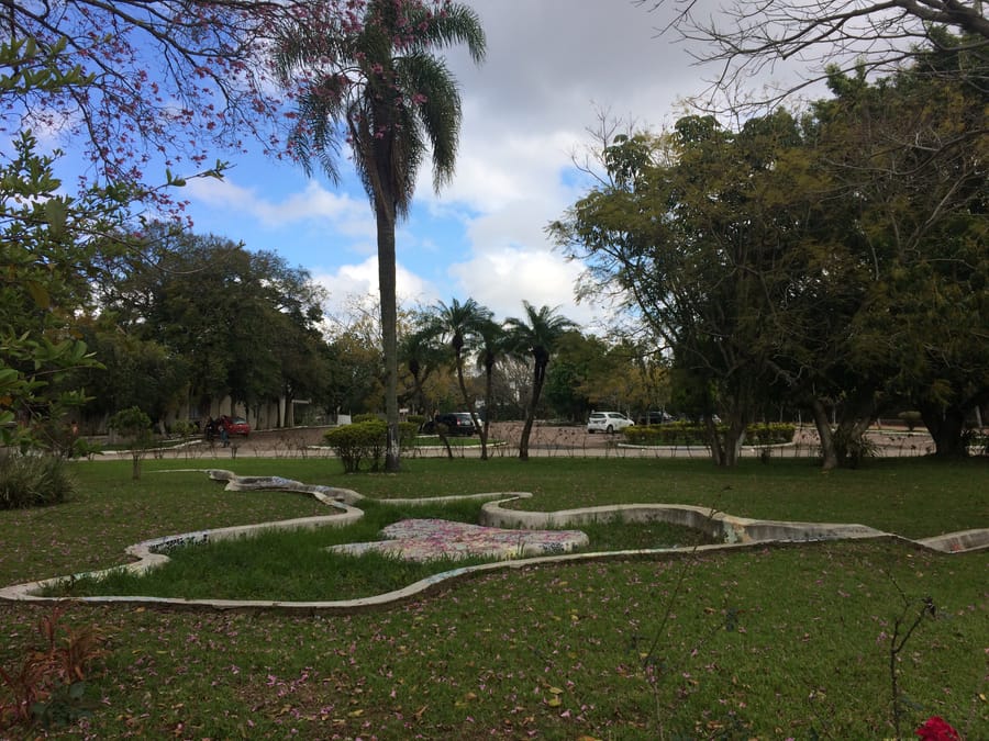 Jardim arborizado do Hipódromo do Cristal